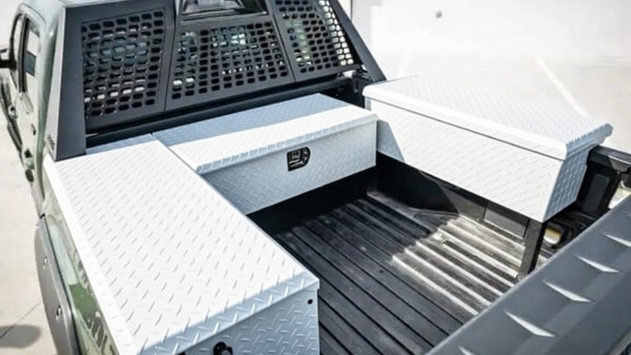 Wedged Utility Chests