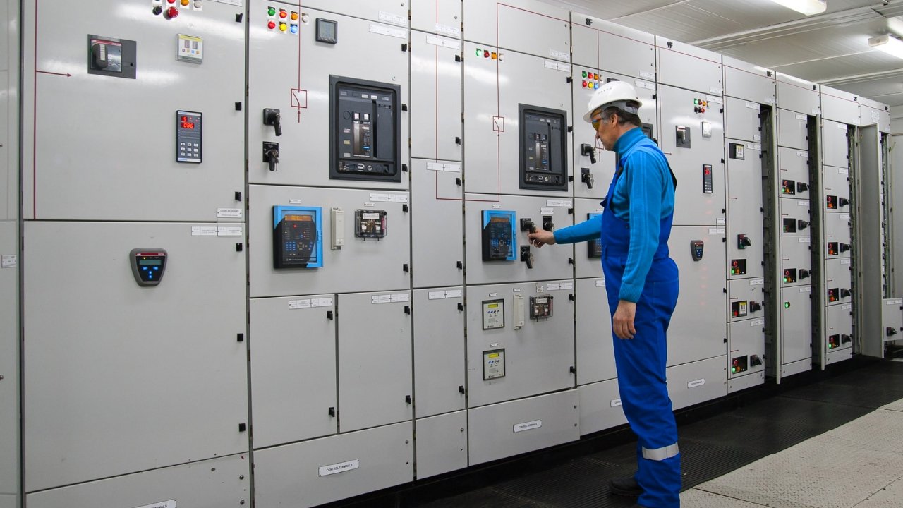 What Is a Switchgear