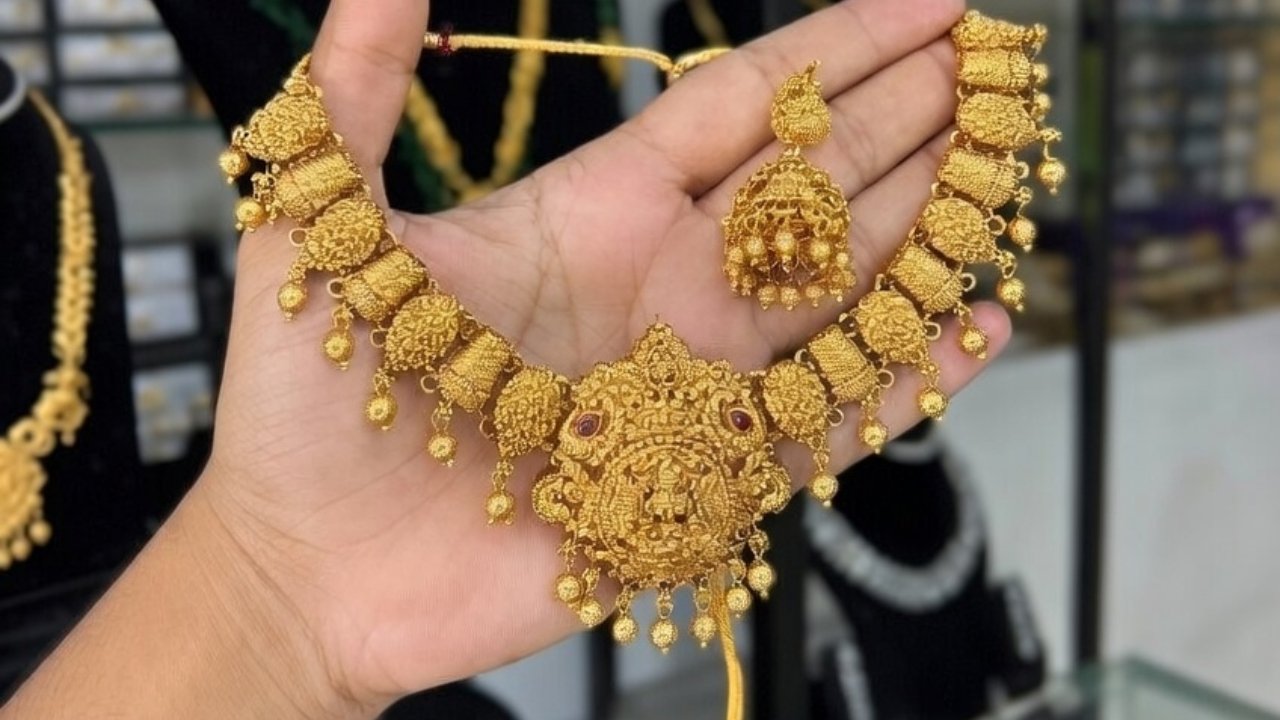 Ornaments And Jewellery